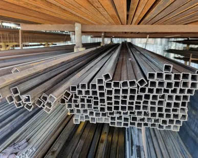 фото Квадратная труба