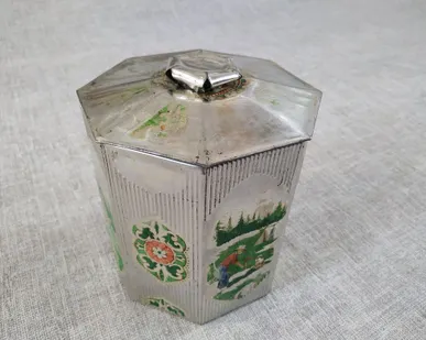 фото Банка из под чая. Жестяная. СССР.