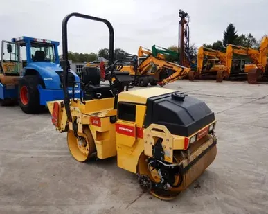 фото Аренда асфальтового катка 4 тонны DYNAPAC CC142