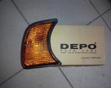 фото Поворотник передний правый желтый BMW E34 (Бмв Е34)