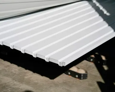 фото Профлист С-10 / белый / 0.45 мм. - RAL 9003 / Сигнальный белый - Глянцевая - с ЛКП - Первый - С-10 - Индивидуальные - Розница