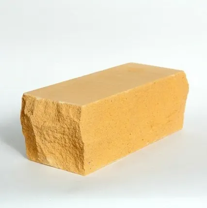 Фото №0 Кирпич силикатный утолщенный колотый угловой желтый насыщенный (1под=448шт.)(МИХАЙЛОВСКИЙ)