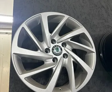 фото Литые диски Skoda/volkswagen R17 5x112