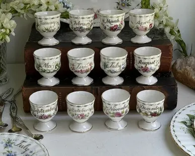 фото Подставка под яйцо Royal Albert 12 месяцев Англия набор 12 шт
