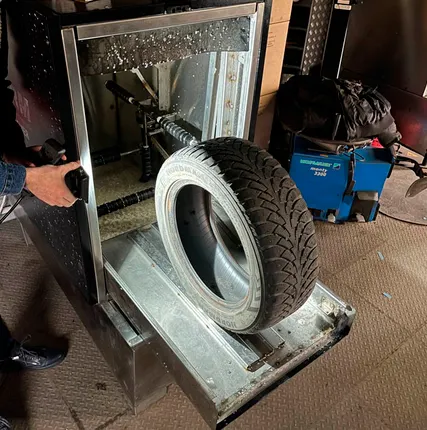 Фото №1 Автоматическая мойка колес СТОРМ Fury