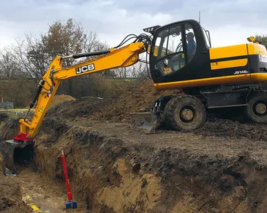 фото Услуги полноповоротного экскаватора