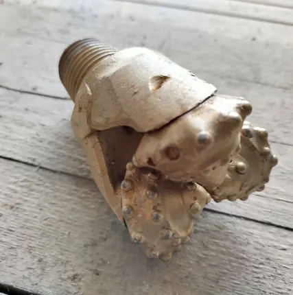 Фото №0 Долото трехшарошечное с победитовыми напайками