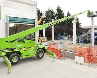 фото Аренда погрузчика телескопического 24 м