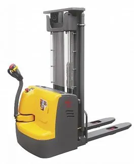 Фото №0 Штабелер самоходный 1,5 Т 5,6 М XILIN CDDR15-II (сопровождаемый)