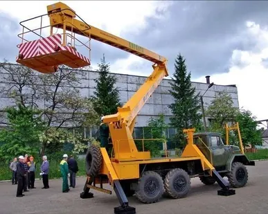фото Автовышка для строительства и монтажа