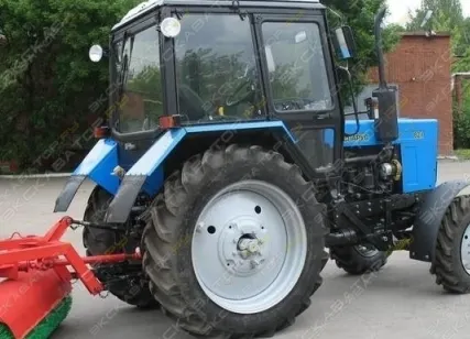 Фото №0 Аренда подметально-уборочной машины МТЗ 82МК, Санкт-Петербург