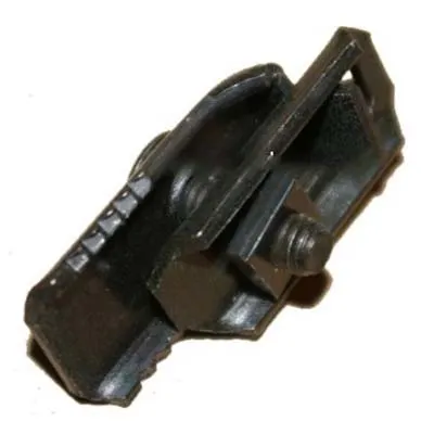 Фото №0 Крепеж брызговиков перед Focus 1 (по штучно) Ford Крепеж брызговиков перед Focus 1 (по штучно) 5016703 Ford