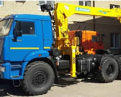 фото Седельный тягач КАМАЗ 53504 с КМУ SOOSAN SCS 736 LII TOP верхнее управление