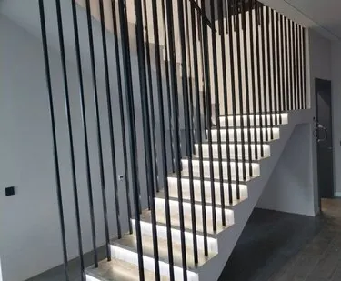 фото Меаллические вертикальные ограждения