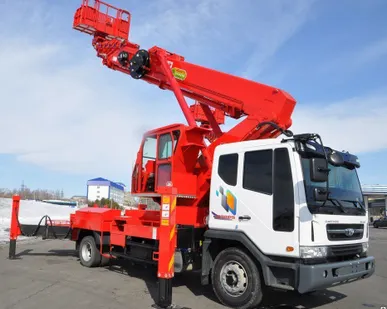 фото Аренда автовышки (мехрука), длина стрелы 18м