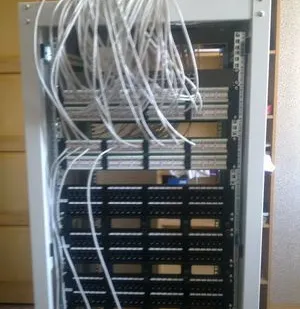 фото Патч-Панель 10" 12 гнёзд RJ-45 Cаt.5e Dual IDC ( монтаж в стойку) REXANT