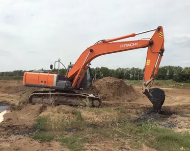 фото Аренда гусеничного экскаватора Hitachi ZX 240-3