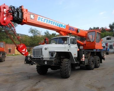 фото КС 55713-3К-1 автокран 25т (УРАЛ-5557)