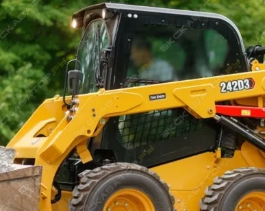 фото Аренда мини-погрузчика Caterpillar 242D, Москва