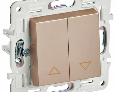 фото SKANDY Выключатель жалюзи 10А SK-V12Sa песочный IEK