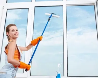 фото Мытье балконных окон