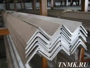 фото Уголок нержавеющий 30х30х3 мм AISI 304