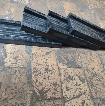 Фото №0 Буксовые наличники на тепловоз тгк-2