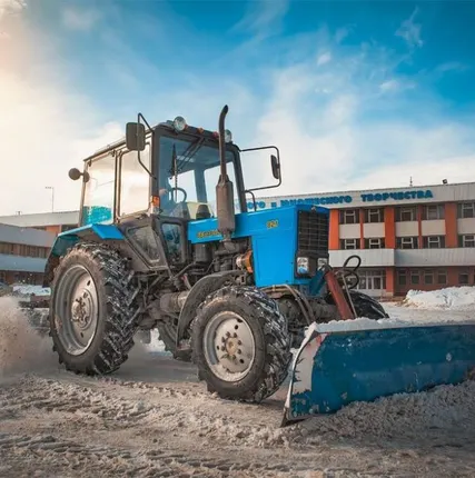 Фото №0 Услуги мтз 82 (отвал+щетка) Экскаватор погрузчик JSB в аренду с экипажем