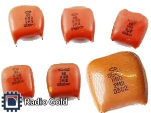 фото Конденсаторы КМ рыжиегруппы Н90 1М5- 2М2С маркировкой года производства