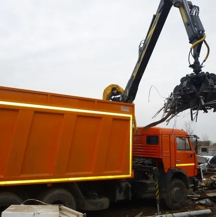 Фото №0 Вывоз металлолома манипулятором 5 тонн