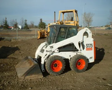 фото Аренда минипогрузчика Bobcat S175 с оператором