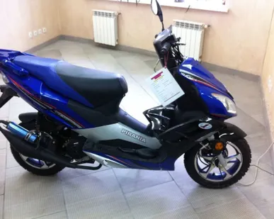 фото Скутер PIRANIA 50 YH50QT-J