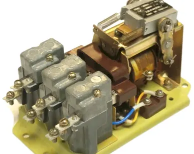 фото Контактор КМ2351-8-М4 ~220/~380, 25 А