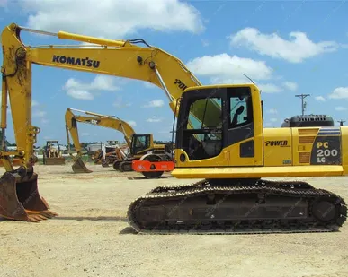 фото Аренда гусеничного экскаватора Komatsu PC200, Санкт-Петербург