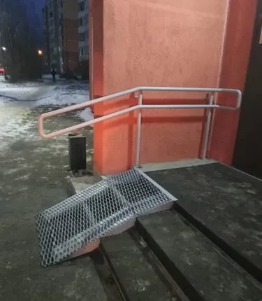 Фото №0 Пандус для людей с ограниченными возможностями