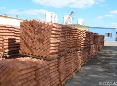 фото Кирпич рядовой, одинарный М100-М150 с доставкой на объект строительства