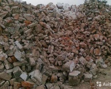 фото Строительный мусор с доставкой от 1 тонны