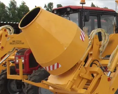 фото Бе­тонос­ме­ситель на­вес­ной БН-260