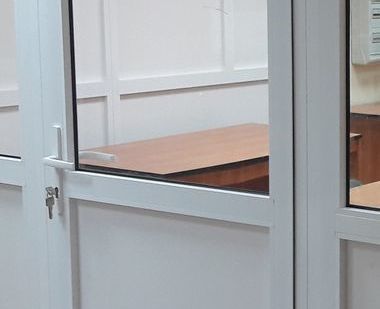 фото Дверь из алюминиевого профиля