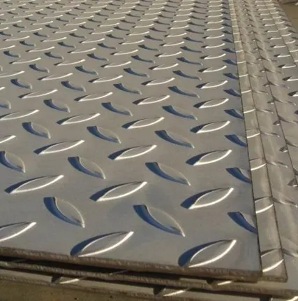 Фото №0 Лист рифленый 4 мм ст3пс/сп чечевица