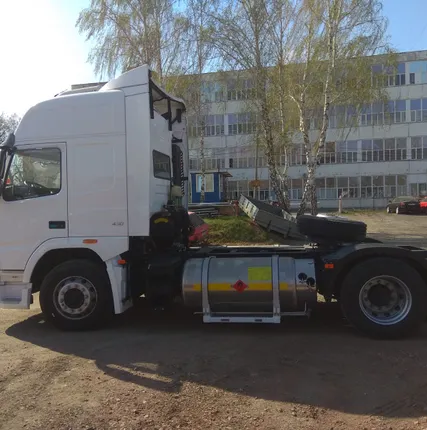 Фото №4 Газовый тягач DAYUN CGC4180, LNG, 4х2, 430 л.с., МКПП с ретардером, Euro V, пневмо