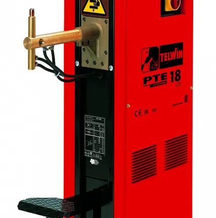 Фото №0 Сварочный аппарат PTE 18 LCD 400V