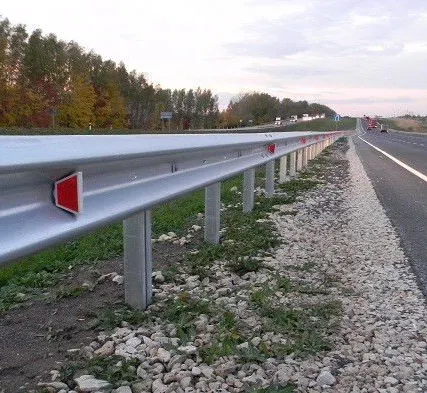 Фото №0 Ограждение металлическое дорожное барьерного типа 11ДО-2Н/К (1:16) 12м (С)