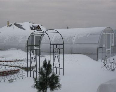 фото Строительство зимней теплицы