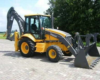 фото Экскаватор-погрузчик VOLVO BL61 Plus
