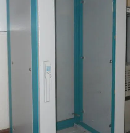 Фото №0 Шкаф сетевой IT 600*1200*600 Rittal напольн. стекл.дверь