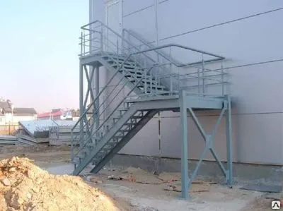 Фото №0 Наружная металлическая лестница