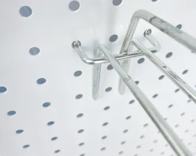 фото Крючок на перфорацию двойной с ценникодержателем L=250мм, d=4мм, шаг 50мм, цинк