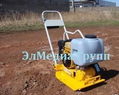фото Уплотнение грунта с помощью виброплиты и вибротрамбовки