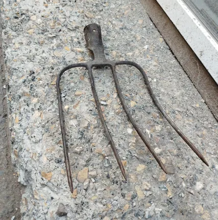 Фото №0 Вилы сенные. Четырехзубые
